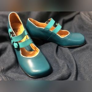 *RARE* Fluevog Margie Double Strap Mary Janes in turquoise, size 6